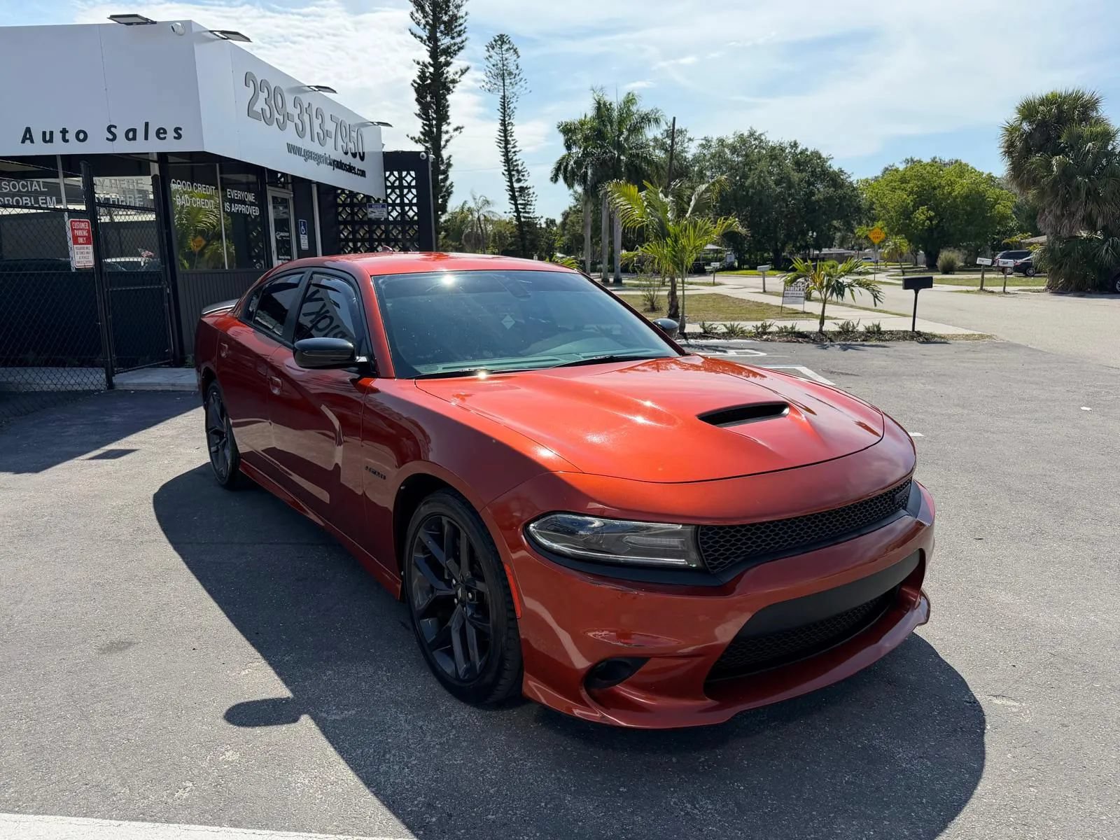 Used 2021 Dodge Charger R/T w/ Blacktop Package RWD image 3