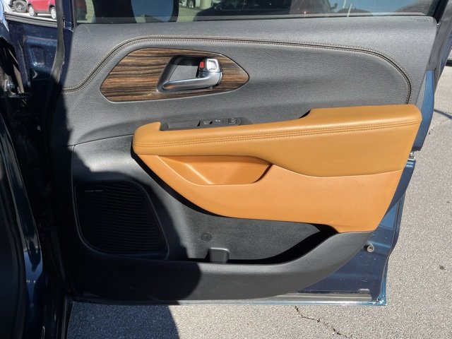 Used 2023 Chrysler Pacifica Pinnacle image 13