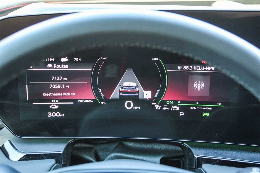 Used 2025 Audi Q6 e-tron Premium Plus w/ Premium Plus image 24