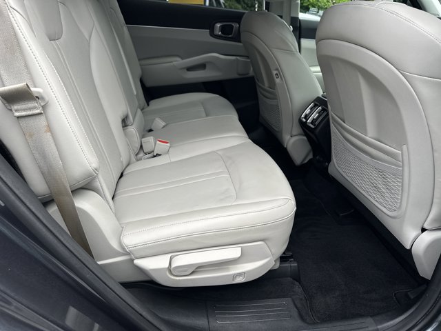 Certified 2022 Kia Sorento S w/ Panoramic Sunroof Package FWD image 18