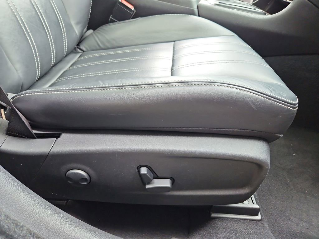 Used 2023 Chrysler 300 S image 27