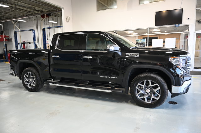 New 2026 GMC Sierra 1500 SLT w/ SLT Premium Plus Package AWD/4WD image 4