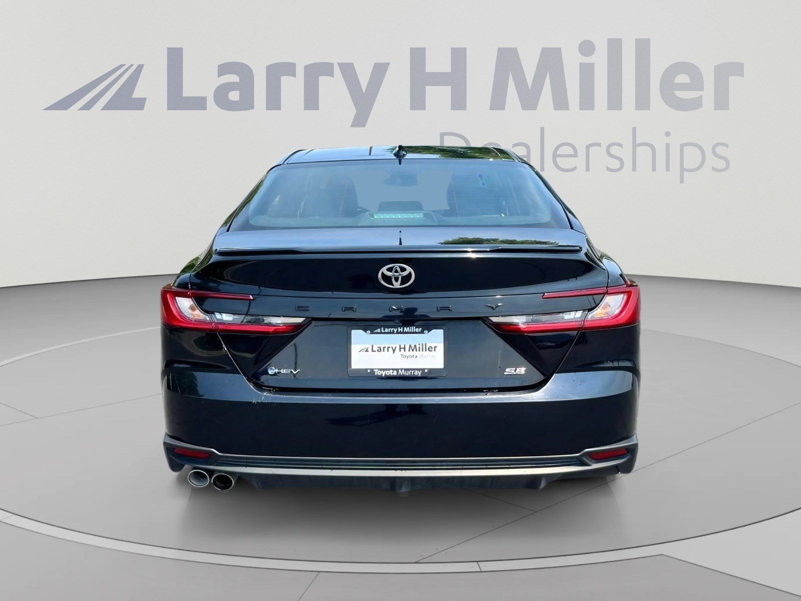 Used 2025 Toyota Camry SE FWD image 4
