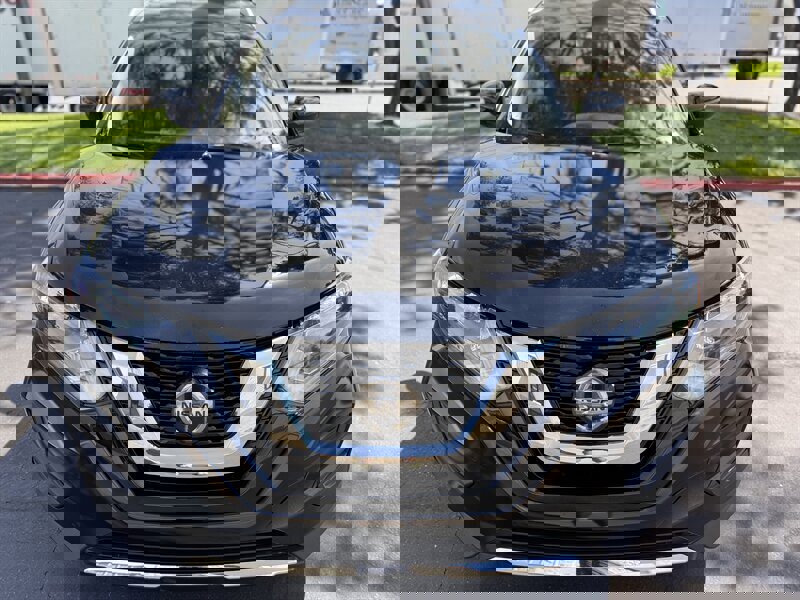 Used 2019 Nissan Rogue SV image 6