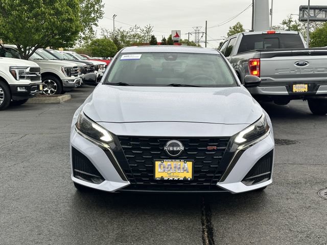 Used 2024 Nissan Altima 2.5 SR w/ SR Premium Package AWD/4WD image 2