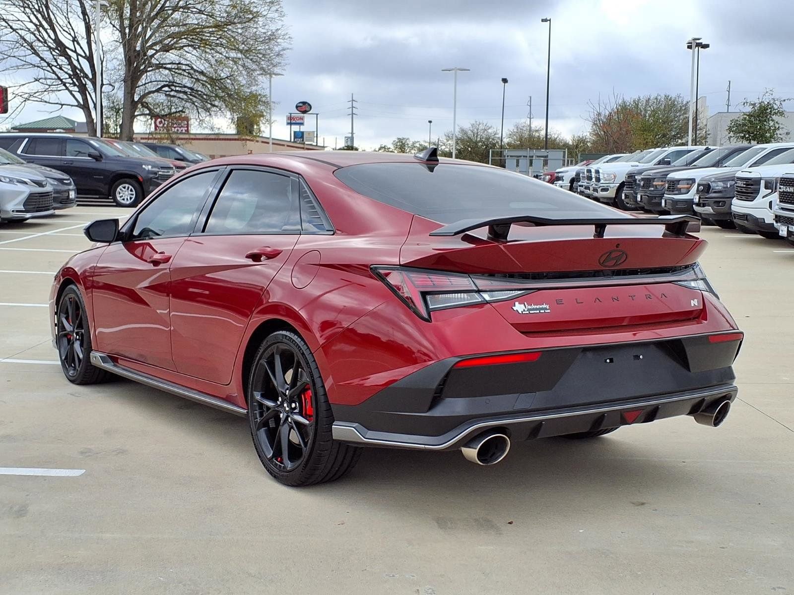 Used 2025 Hyundai Elantra N image 2