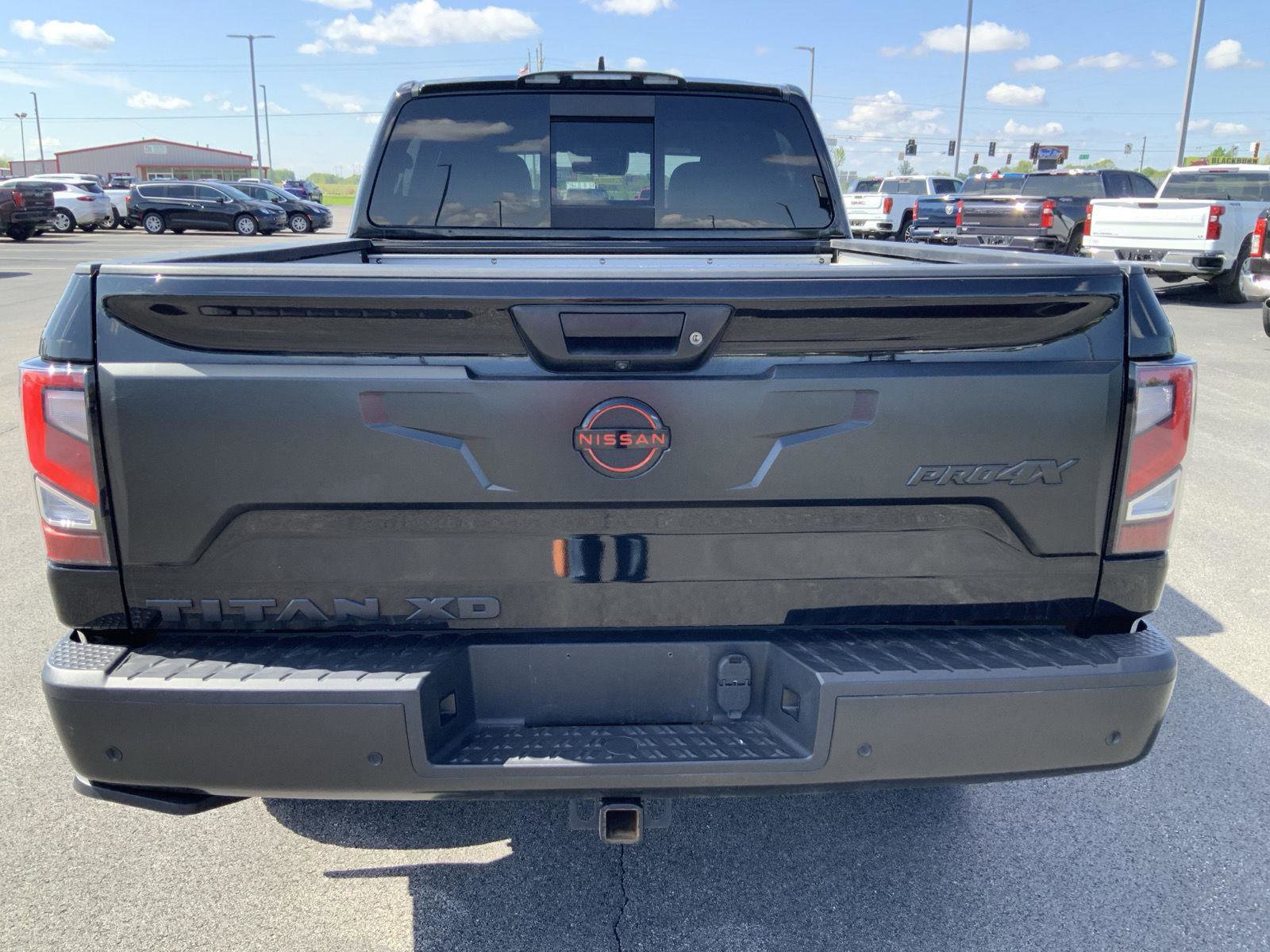 Used 2023 Nissan Titan PRO-4X AWD/4WD image 10