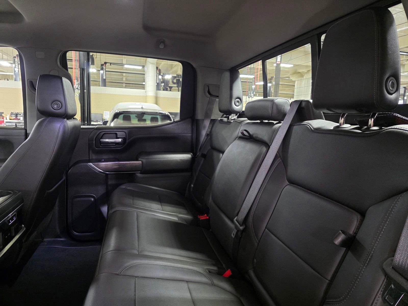 Used 2019 Chevrolet Silverado 1500 LTZ w/ LTZ Convenience Package AWD/4WD image 16