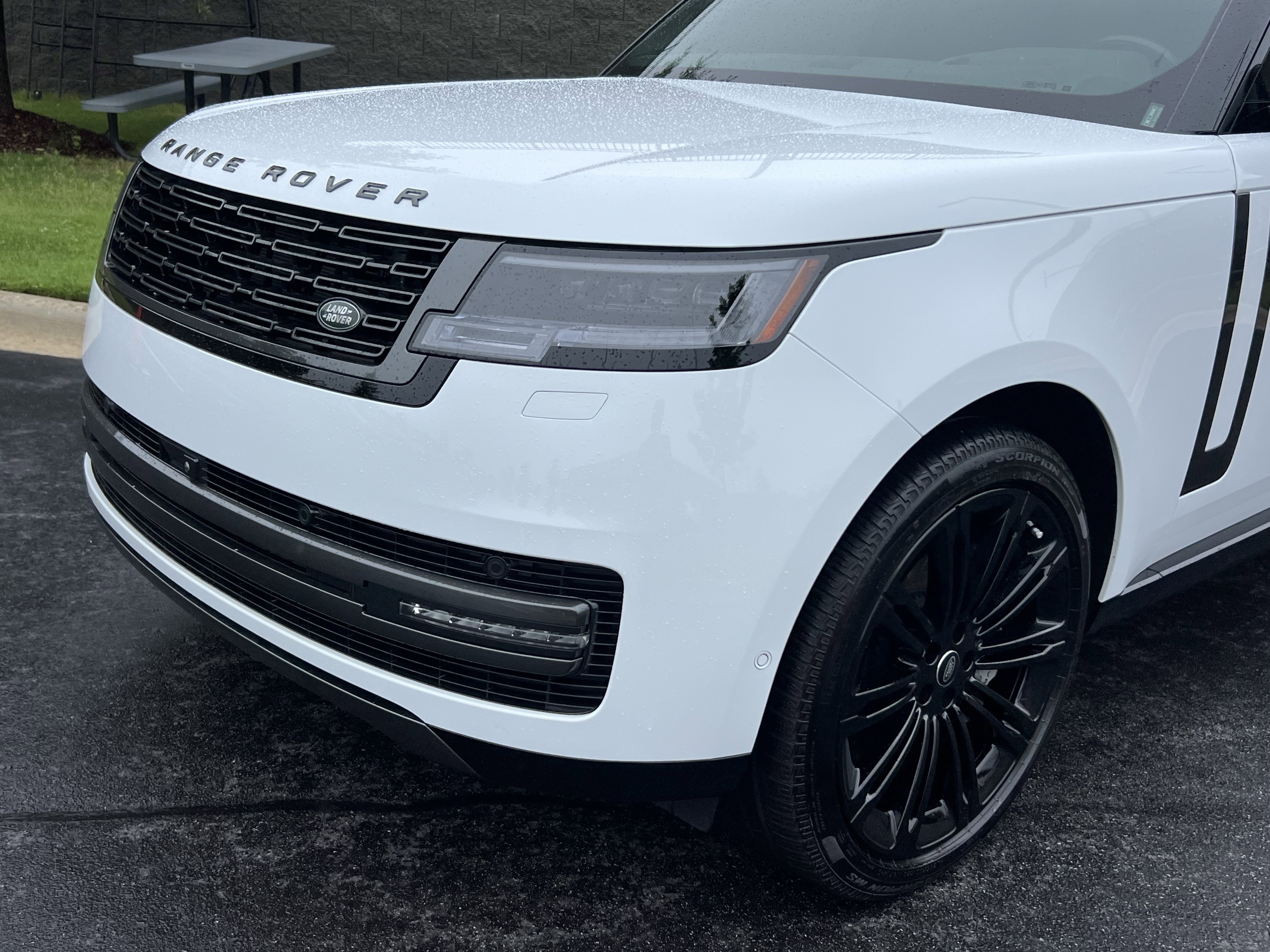Certified 2025 Land Rover Range Rover SE AWD/4WD image 12