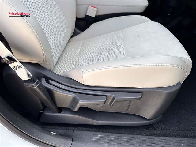 Used 2025 Nissan Ariya FWD image 12