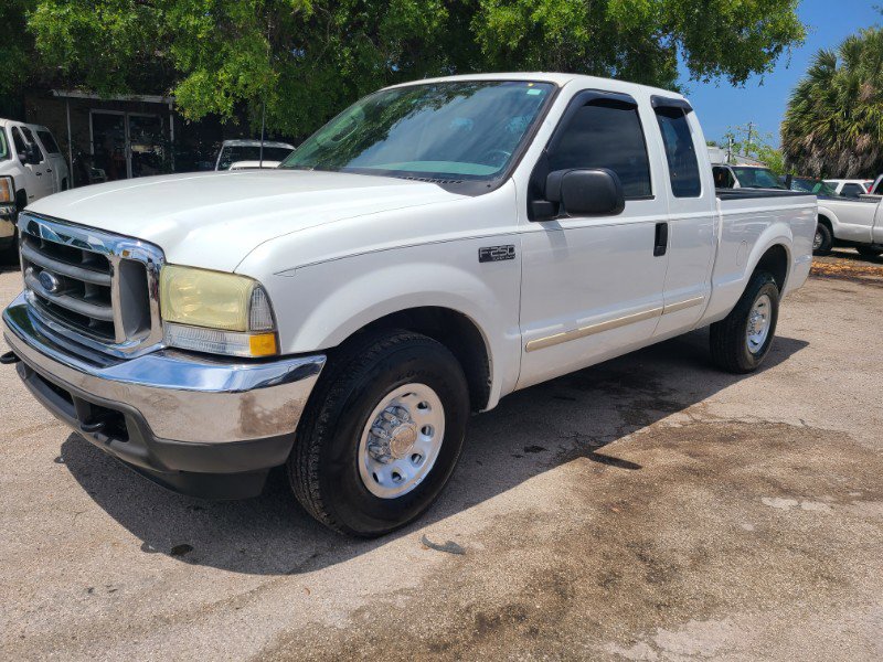 Used 2003 Ford F250 XLT image 2