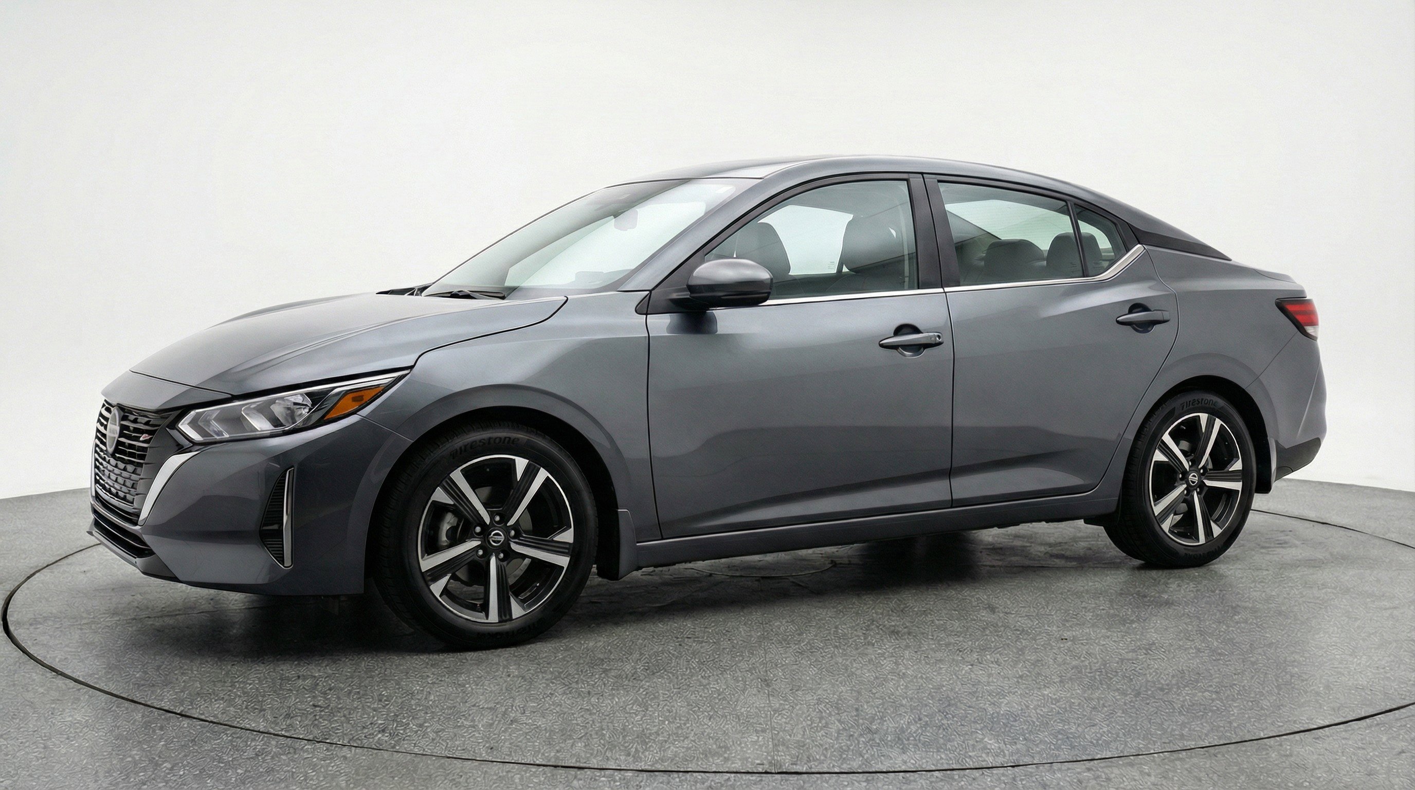 Used 2025 Nissan Sentra SV image 3