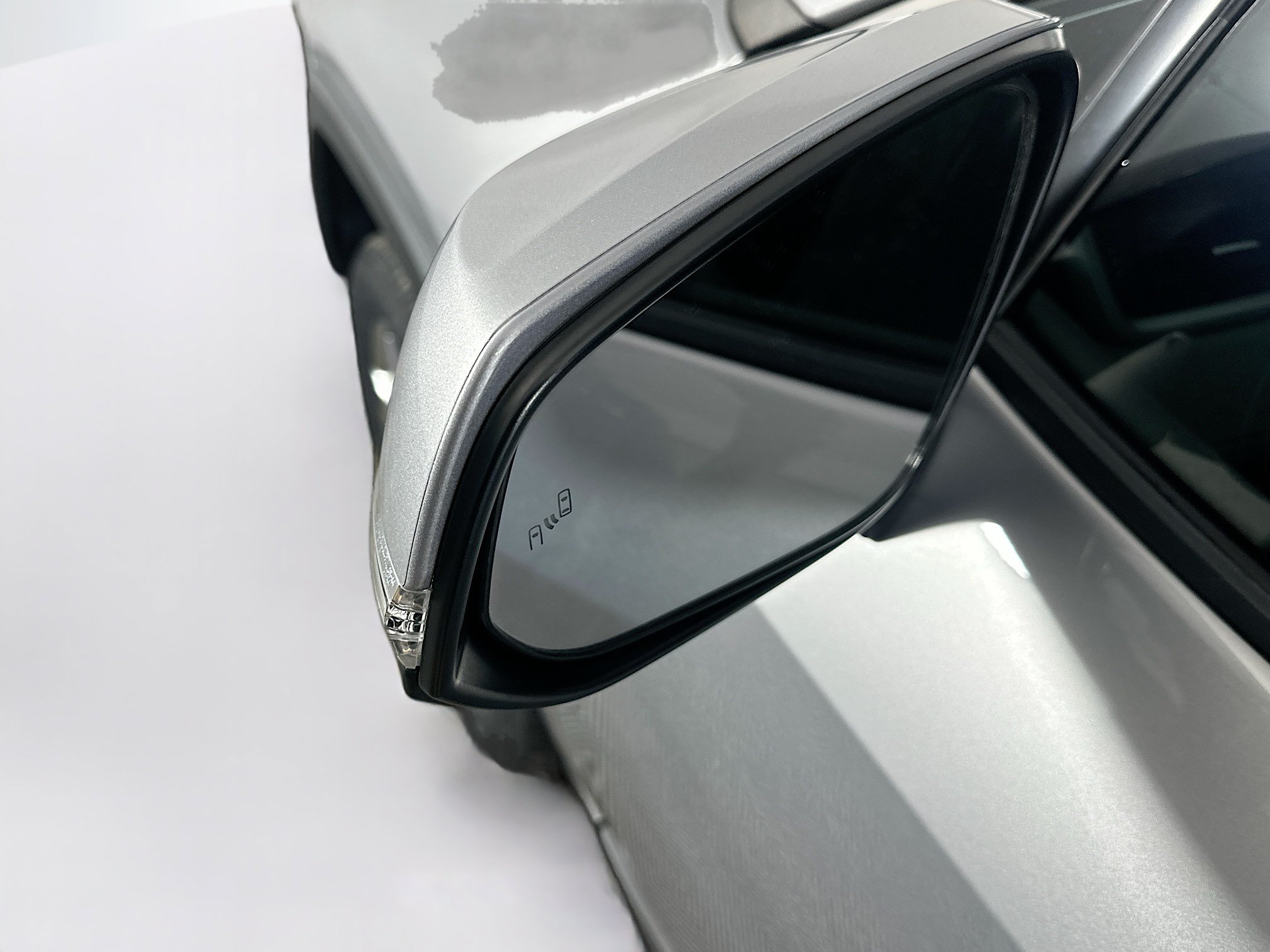 Used 2021 Toyota RAV4 XLE Premium FWD image 16