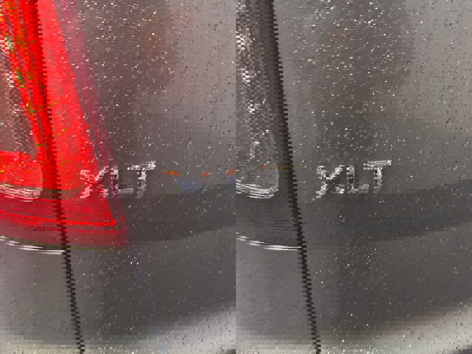 Used 2013 Ford Explorer XLT image 11