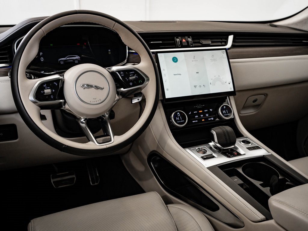 Used 2023 Jaguar F-PACE S image 4