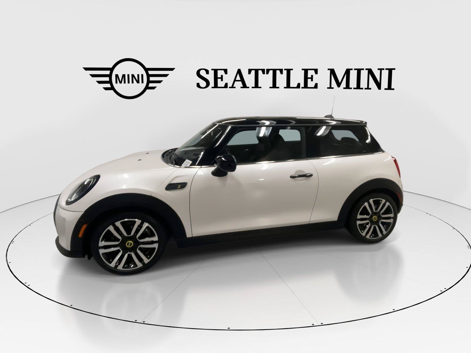 Used 2024 MINI Cooper SE FWD image 6