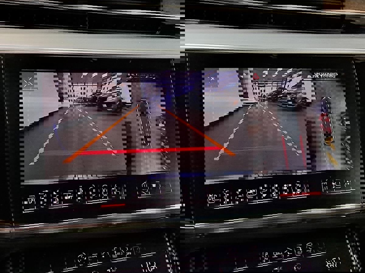 Used 2021 Audi A8 L 4.0T w/ Executive Plus Package image 34