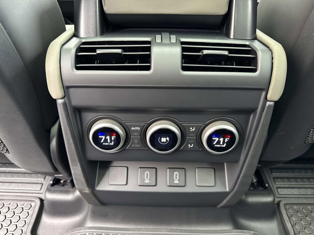 New 2026 Land Rover Defender 110 X-Dynamic SE image 16
