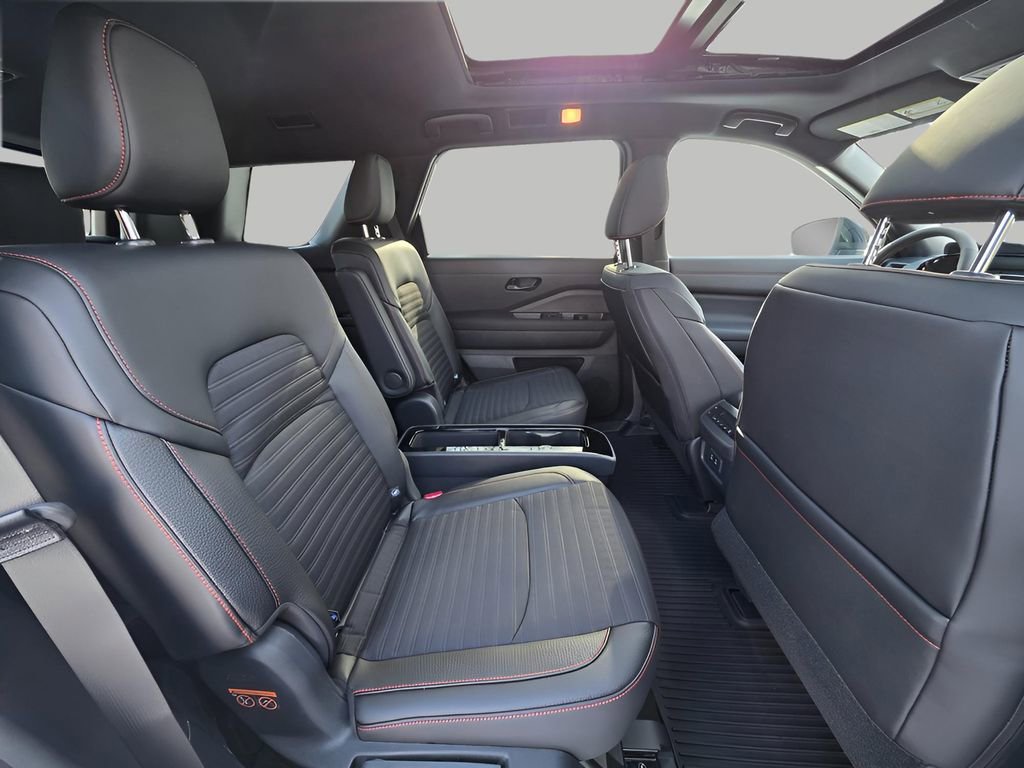 New 2026 Nissan Pathfinder SV image 12