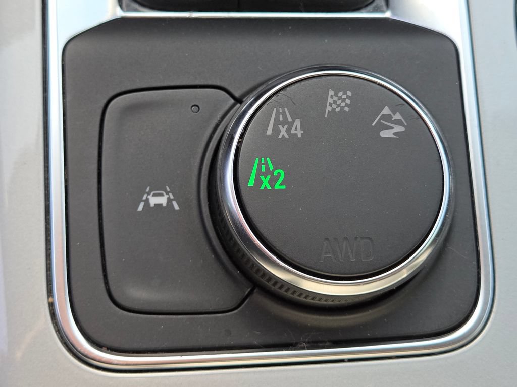 Used 2025 Chevrolet Blazer LT AWD/4WD image 29