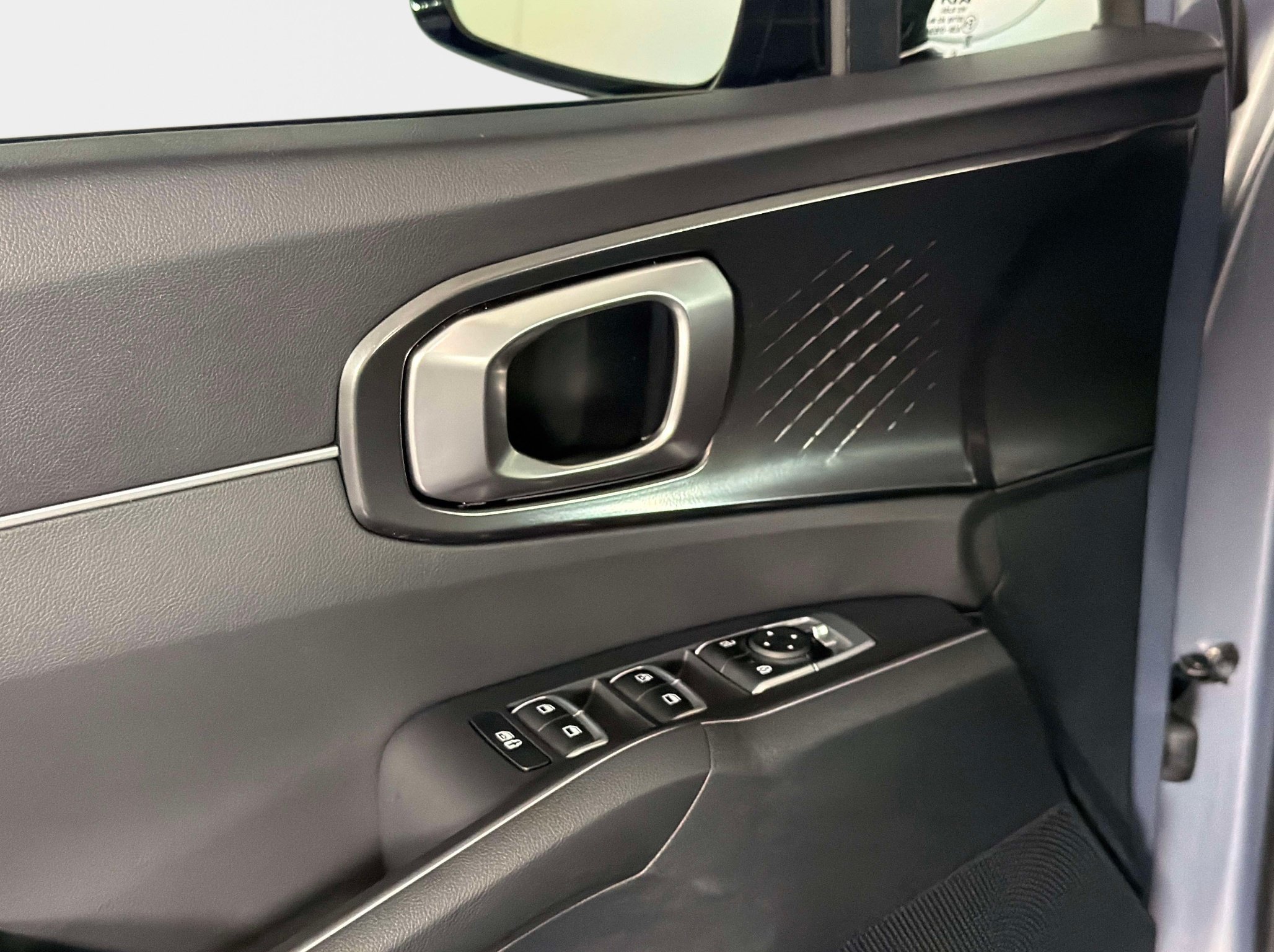 Used 2023 Kia Sorento LX FWD image 35