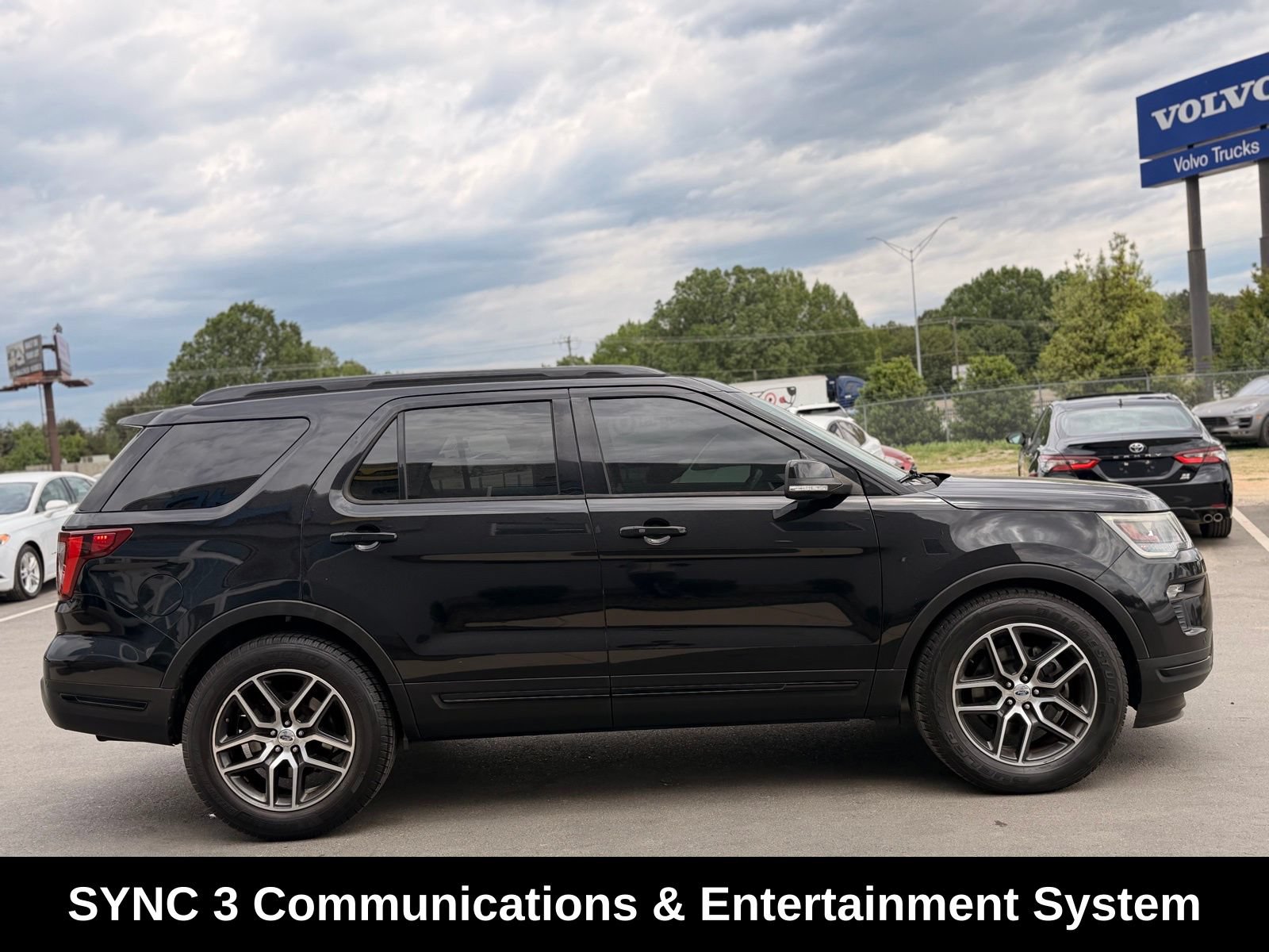 Used 2019 Ford Explorer Sport w/ Equipment Group 401A AWD/4WD image 8