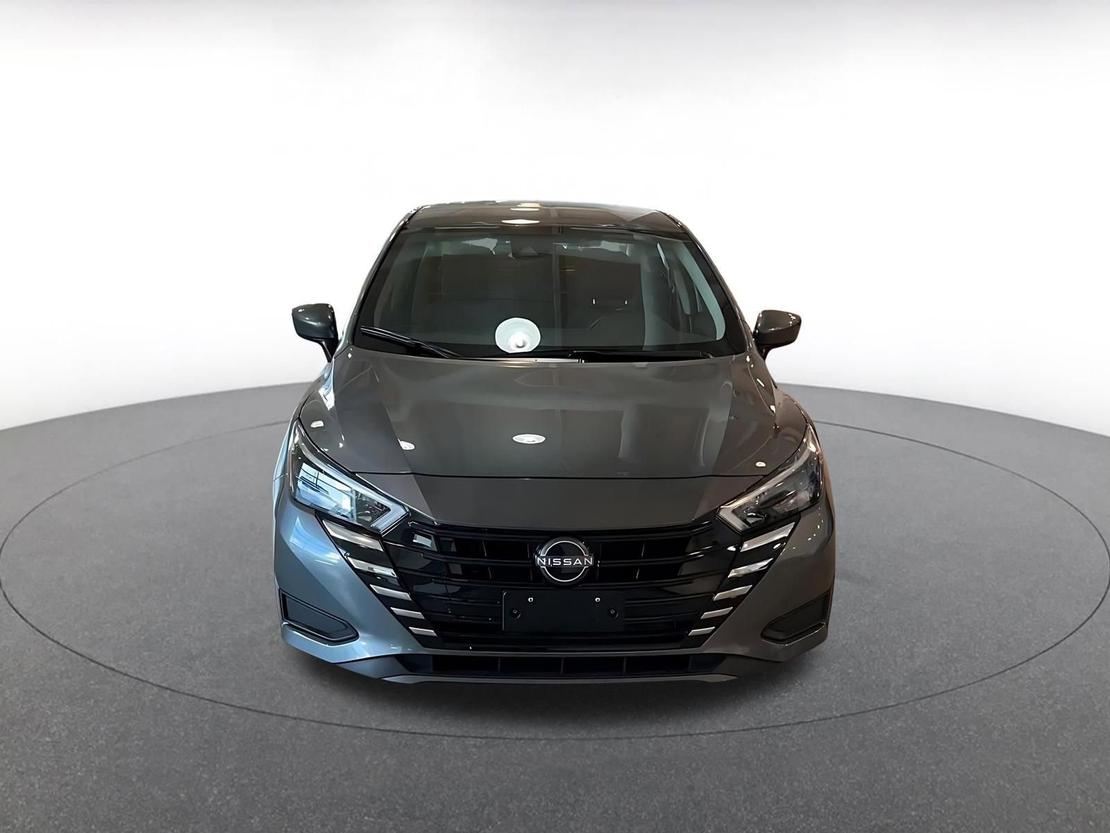 Used 2025 Nissan Versa SV image 4