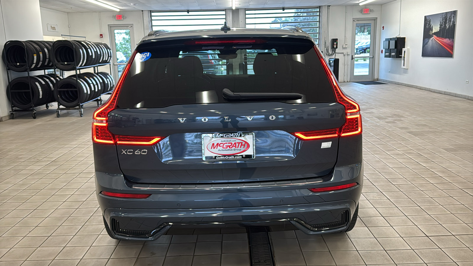 Used 2024 Volvo XC60 T8 Ultimate w/ Protection Package Premier AWD/4WD image 6