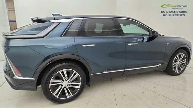 Used 2025 Cadillac Lyriq Luxury w/ LPO, Floor Liner Package RWD image 6