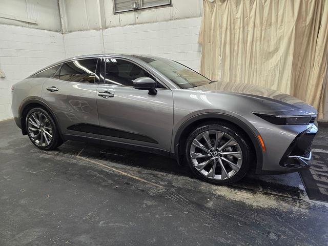 Used 2023 Toyota Crown Limited w/ Advanced Technology Package image 6