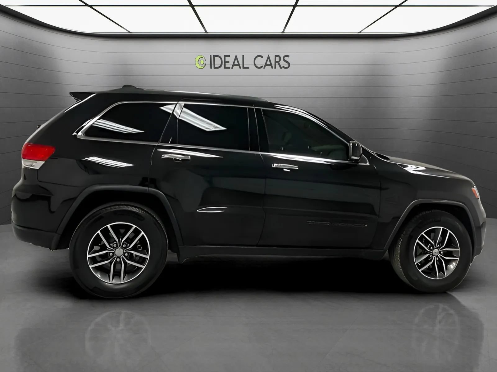 Used 2018 Jeep Grand Cherokee Limited RWD image 4