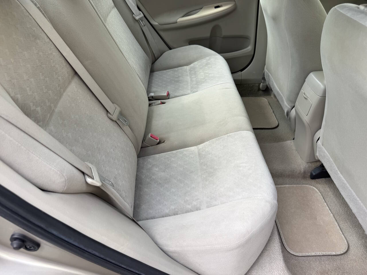 Used 2009 Toyota Corolla LE FWD image 19