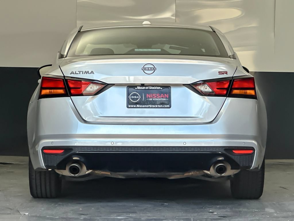 Used 2024 Nissan Altima 2.5 SR w/ SR Premium Package FWD image 4