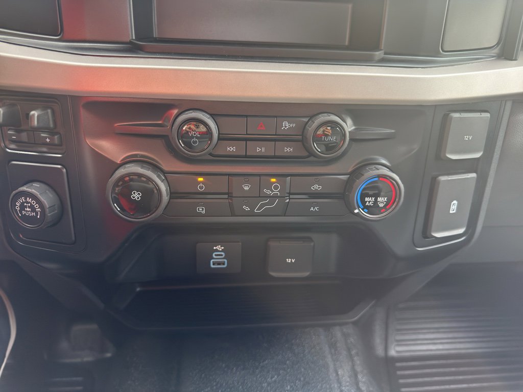 New 2026 Ford F250 XL w/ XL Chrome Package image 25