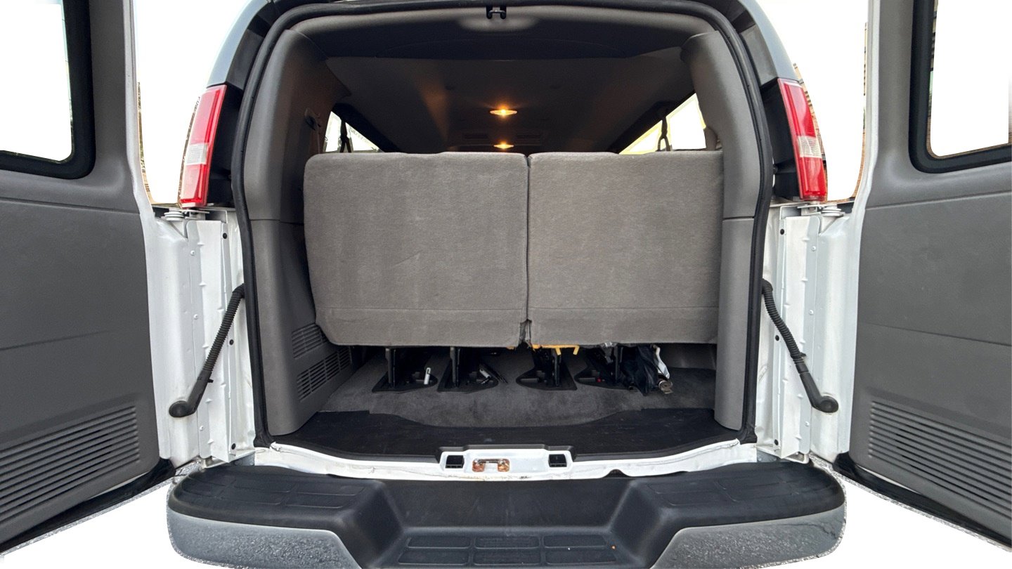 Used 2017 Chevrolet Express 3500 LT w/ LT Preferred Equipment Group image 12