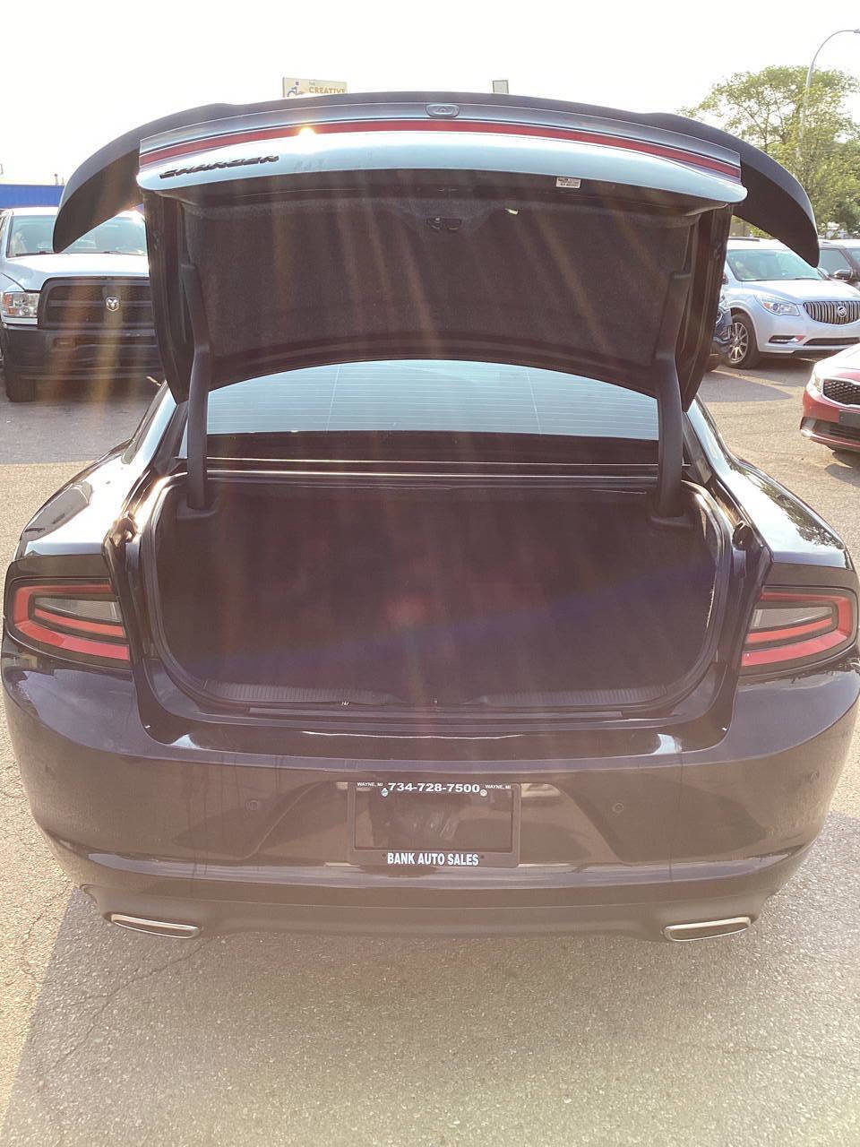 Used 2019 Dodge Charger SXT image 23