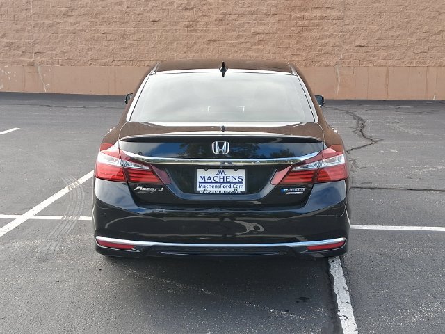Used 2017 Honda Accord Touring image 4
