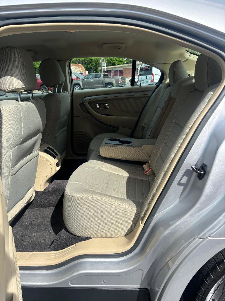 Used 2018 Ford Taurus SE FWD image 24