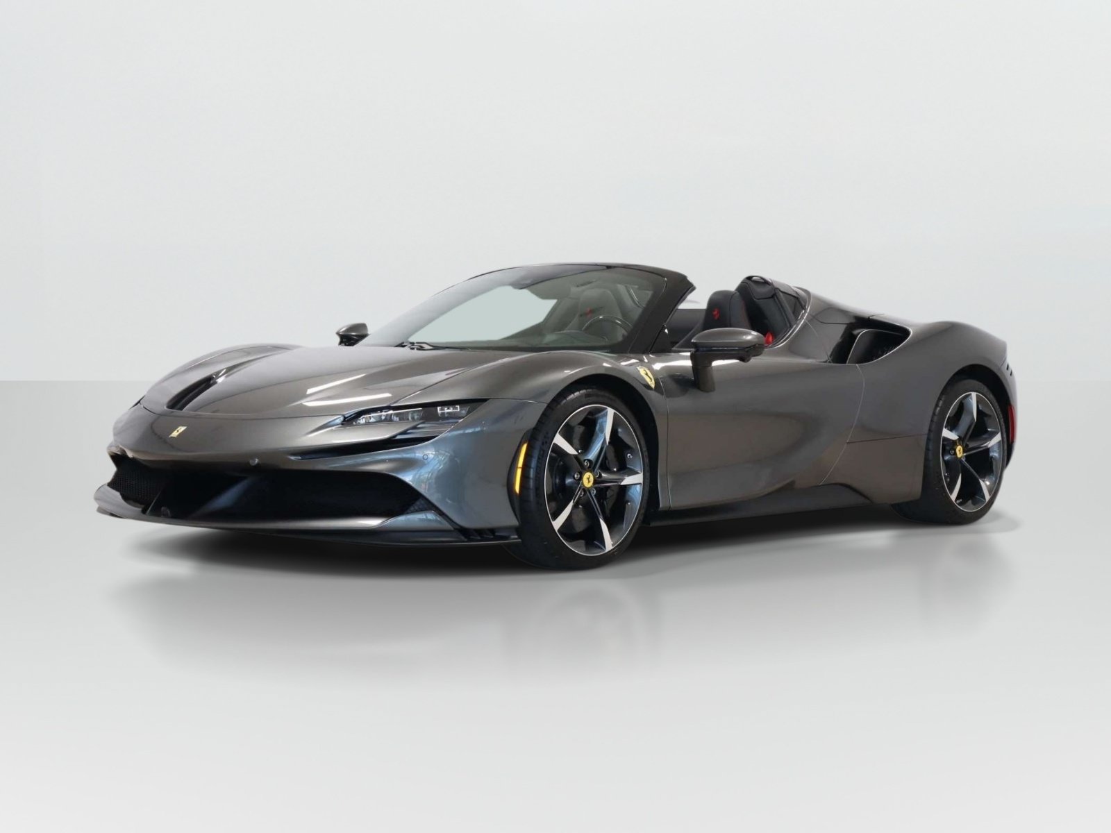 Used 2025 Ferrari SF90 Spider AWD/4WD image 3