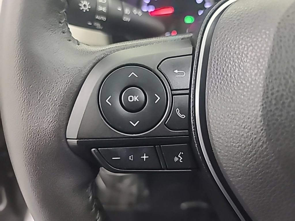 Used 2022 Toyota RAV4 XLE Premium AWD/4WD image 30