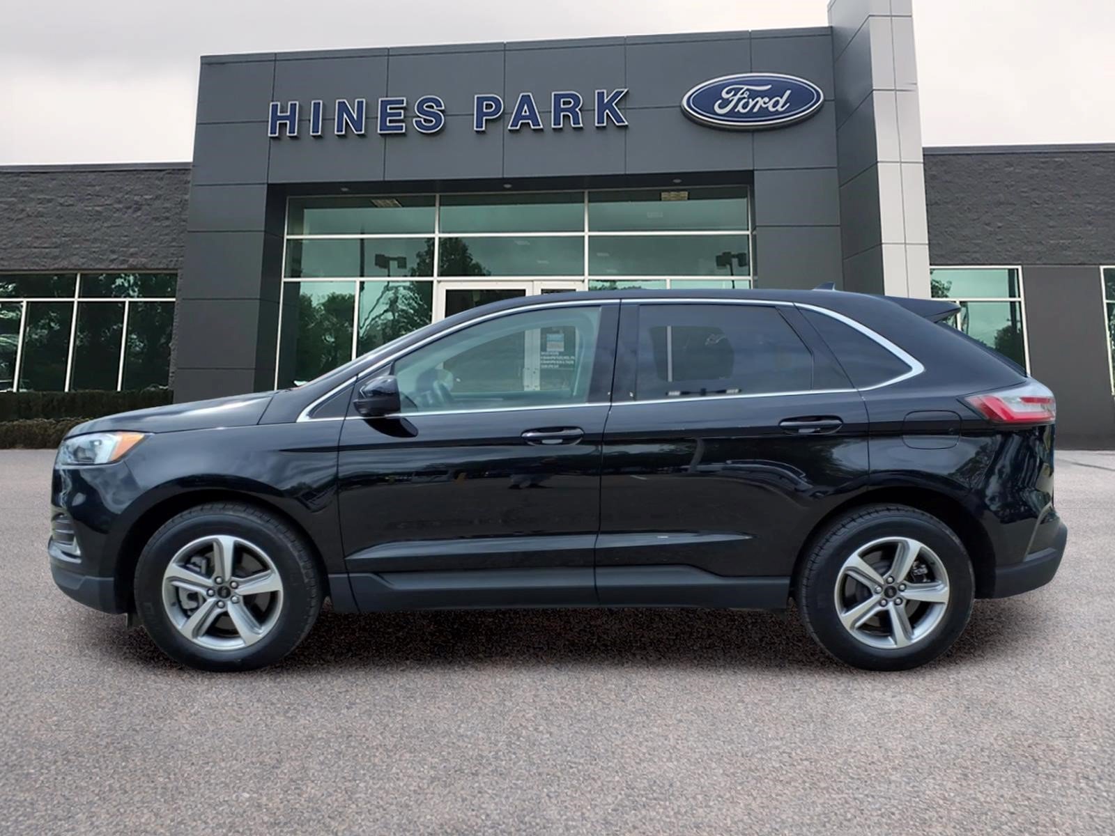 Used 2023 Ford Edge SEL w/ Convenience Package AWD/4WD image 4