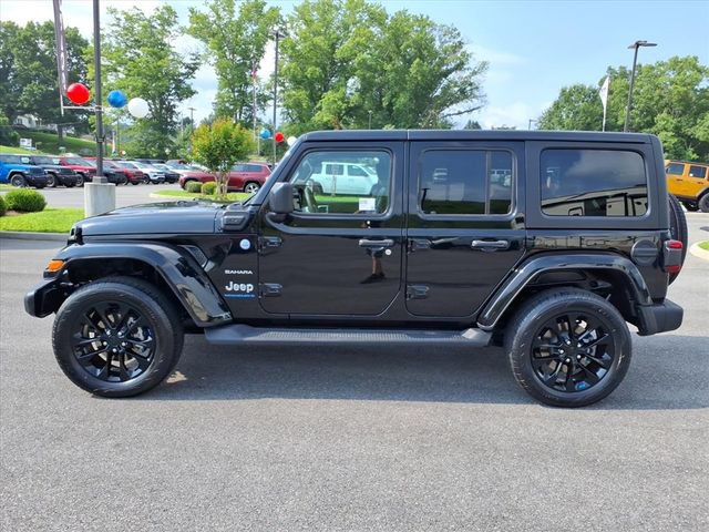Used 2023 Jeep Wrangler Unlimited Sahara w/ Dual Top Group AWD/4WD image 8