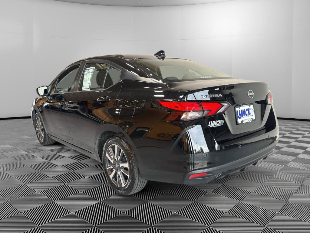 Used 2024 Nissan Versa SV FWD image 3