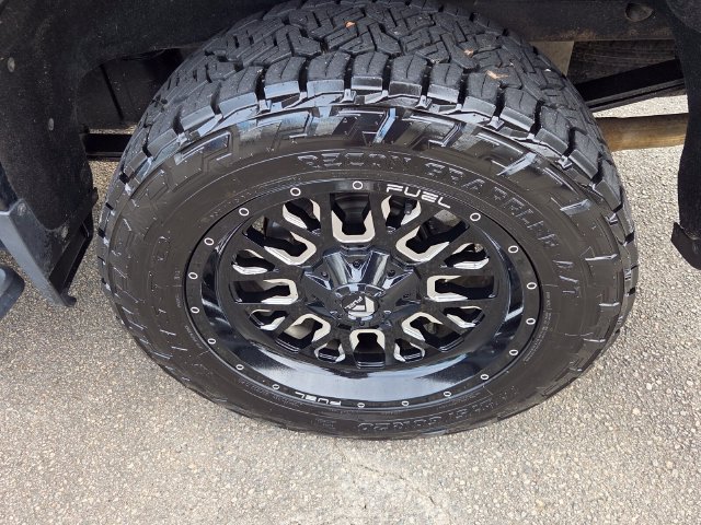 Used 2019 Chevrolet Silverado 1500 High Country w/ Z71 Off-Road Package AWD/4WD image 14