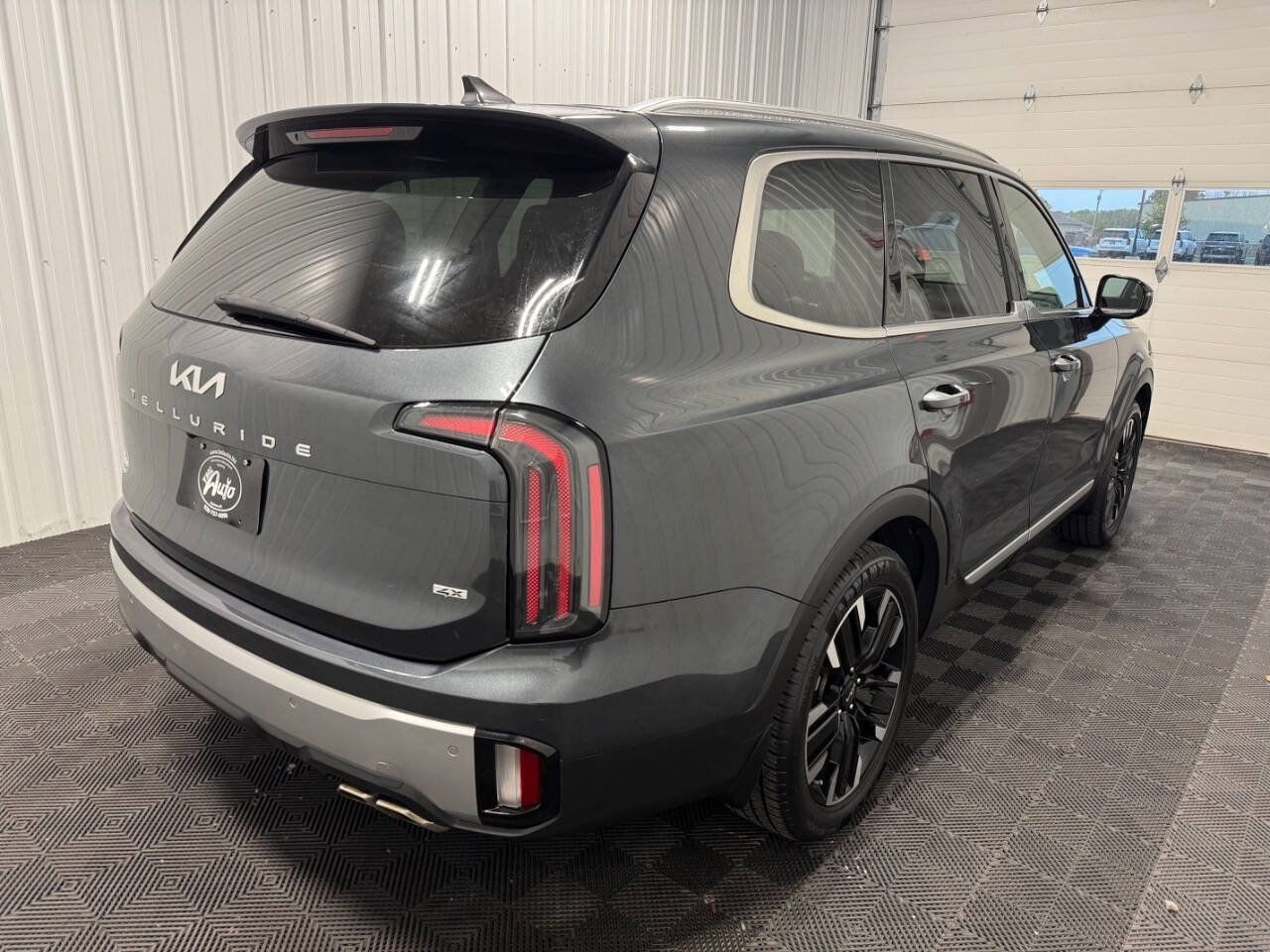 Used 2023 Kia Telluride SX Prestige X-Line AWD/4WD image 3
