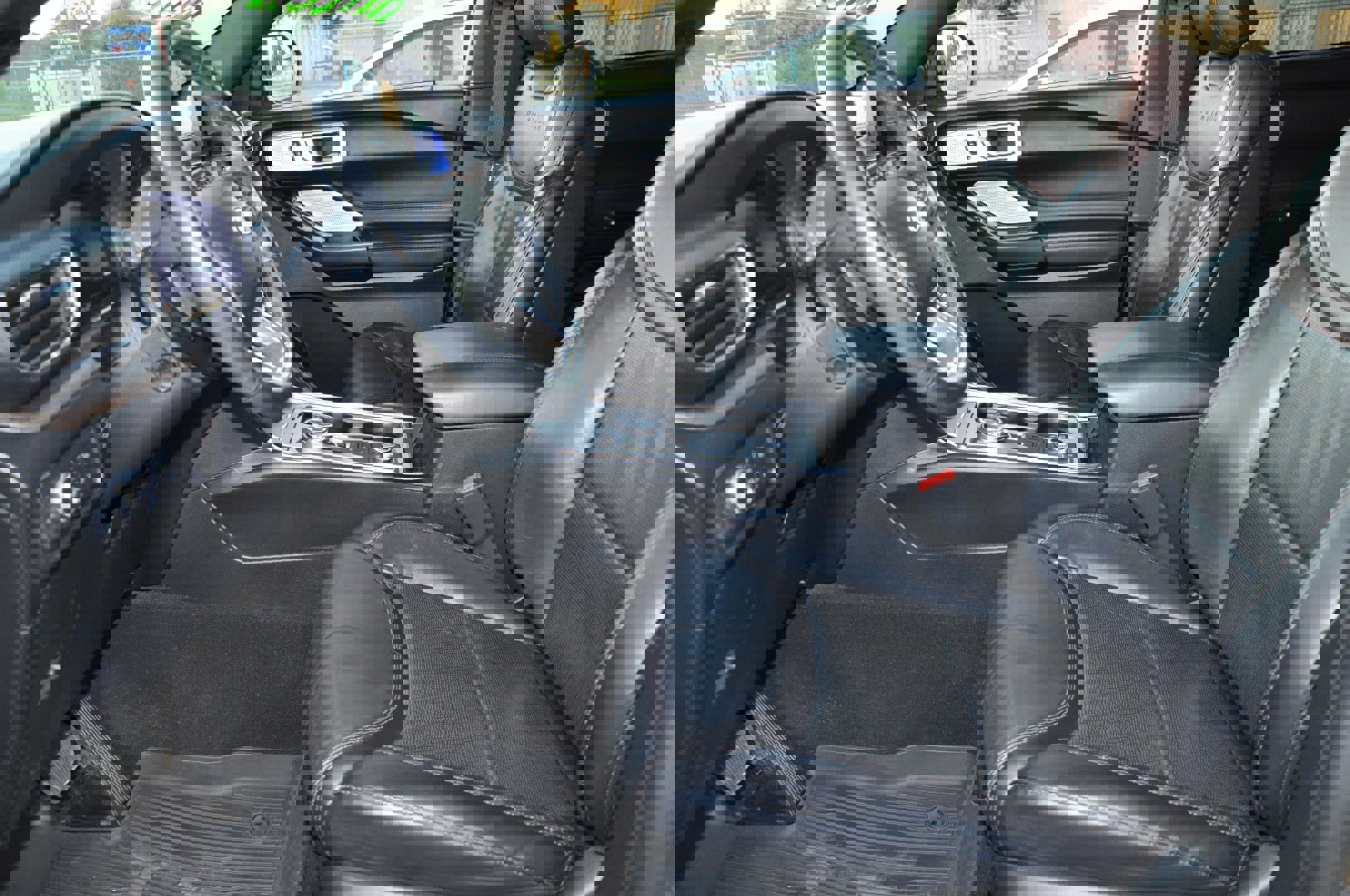 Used 2020 Ford Explorer Platinum w/ Premium Technology Package image 10