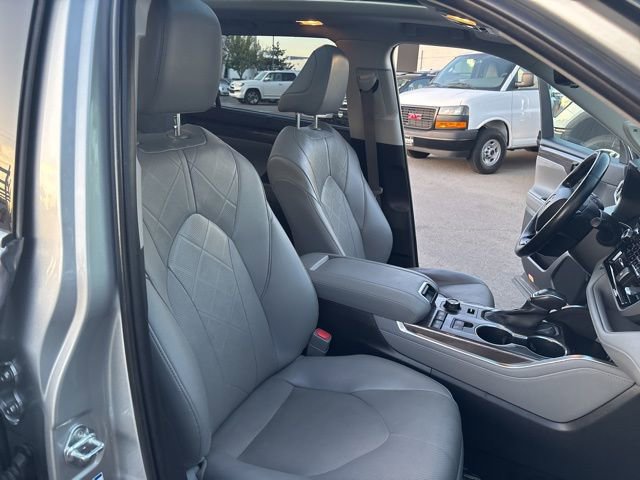 Used 2020 Toyota Highlander Platinum AWD/4WD image 40