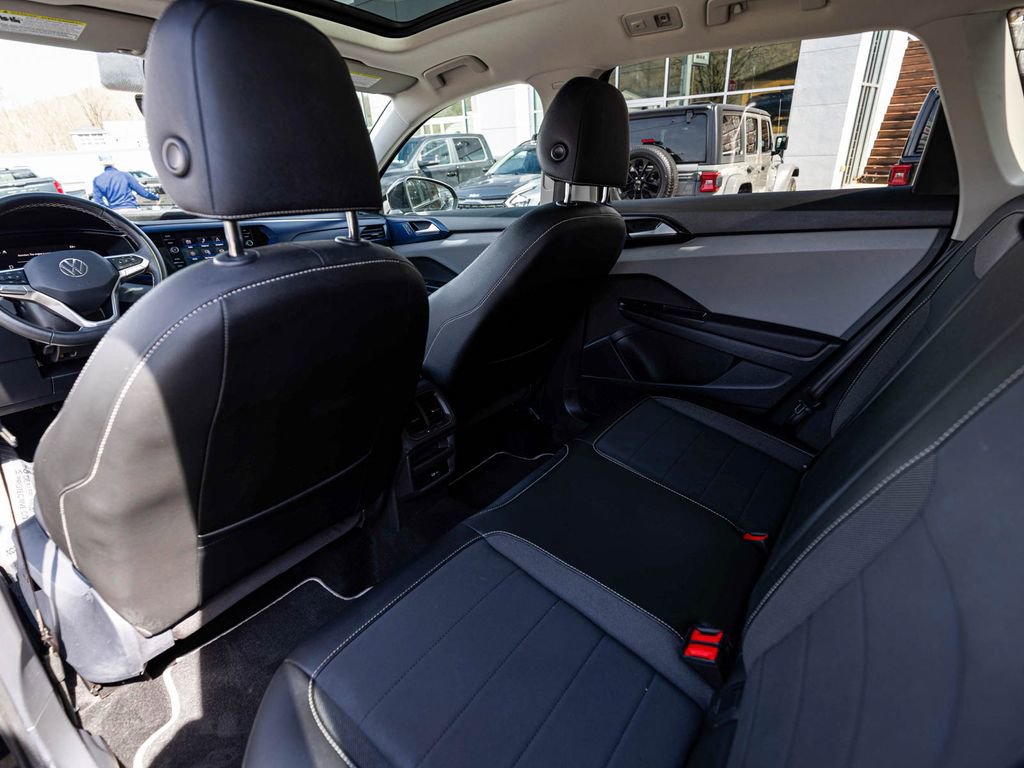 Used 2023 Volkswagen Taos SE w/ Panoramic Sunroof Package AWD/4WD image 26