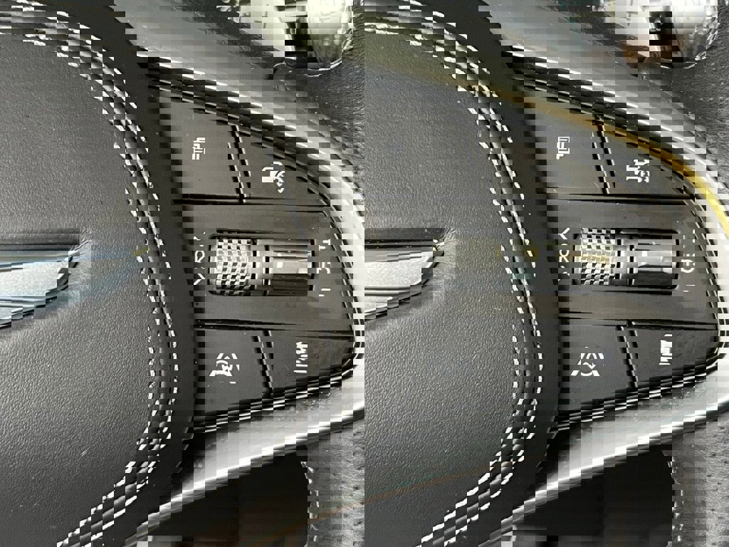 Used 2024 Genesis GV70 3.5T Sport image 17