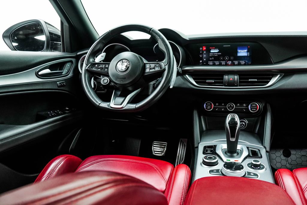 Used 2023 Alfa Romeo Stelvio Veloce image 23